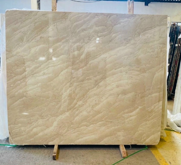 đá marble vàng kem là gì