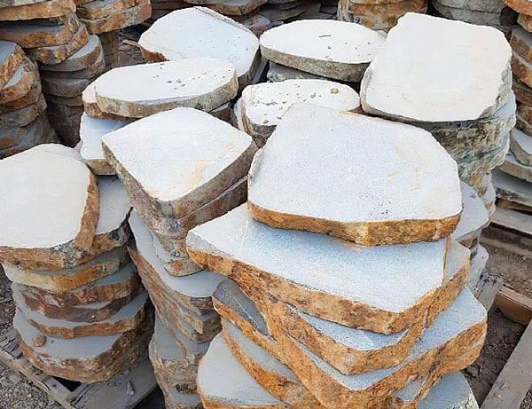 các loại đá lát sân vườn chống trơn được ưu thích