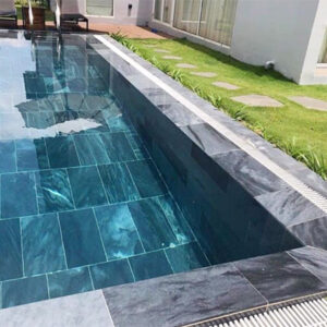 nên sử dụng đá sọc dưa 30x60 lát bể bơi không