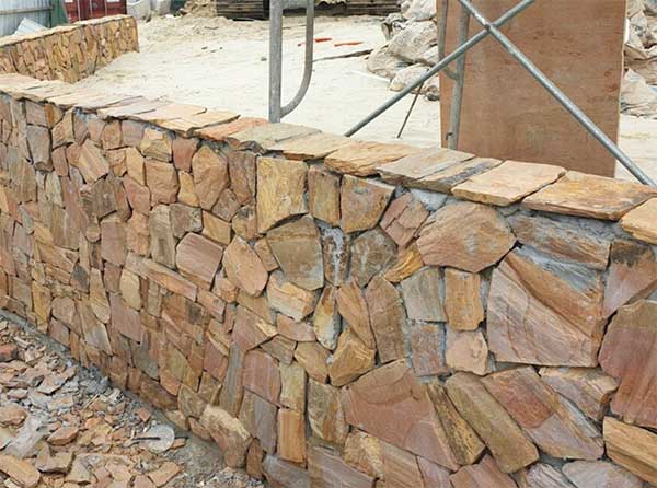 các loại đá rối ốp chân tường phổ biến hiện nay