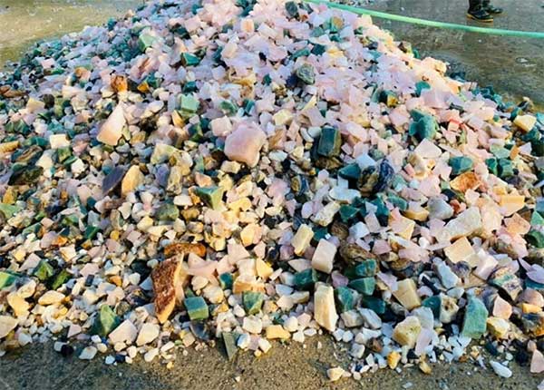 Lưu ý trước khi sử dụng đá thạch anh vụn rải nền nhà