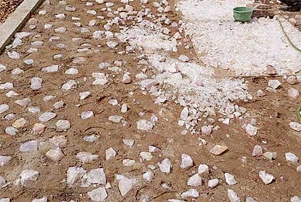 những lưu ý trước khi sử dụng đá thạch anh vụn rải nền nhà